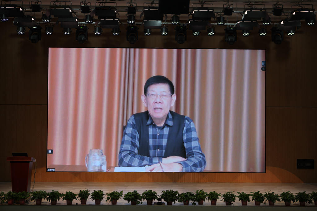 im电竞微电召开中干高管述职会议