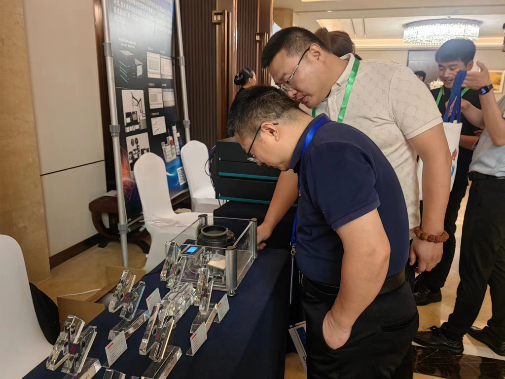 im电竞微电应邀出席第十七届中国半导体分立器件年会