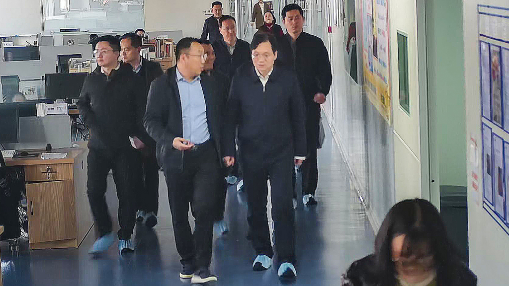 省科技厅领导一行来im电竞微电调研